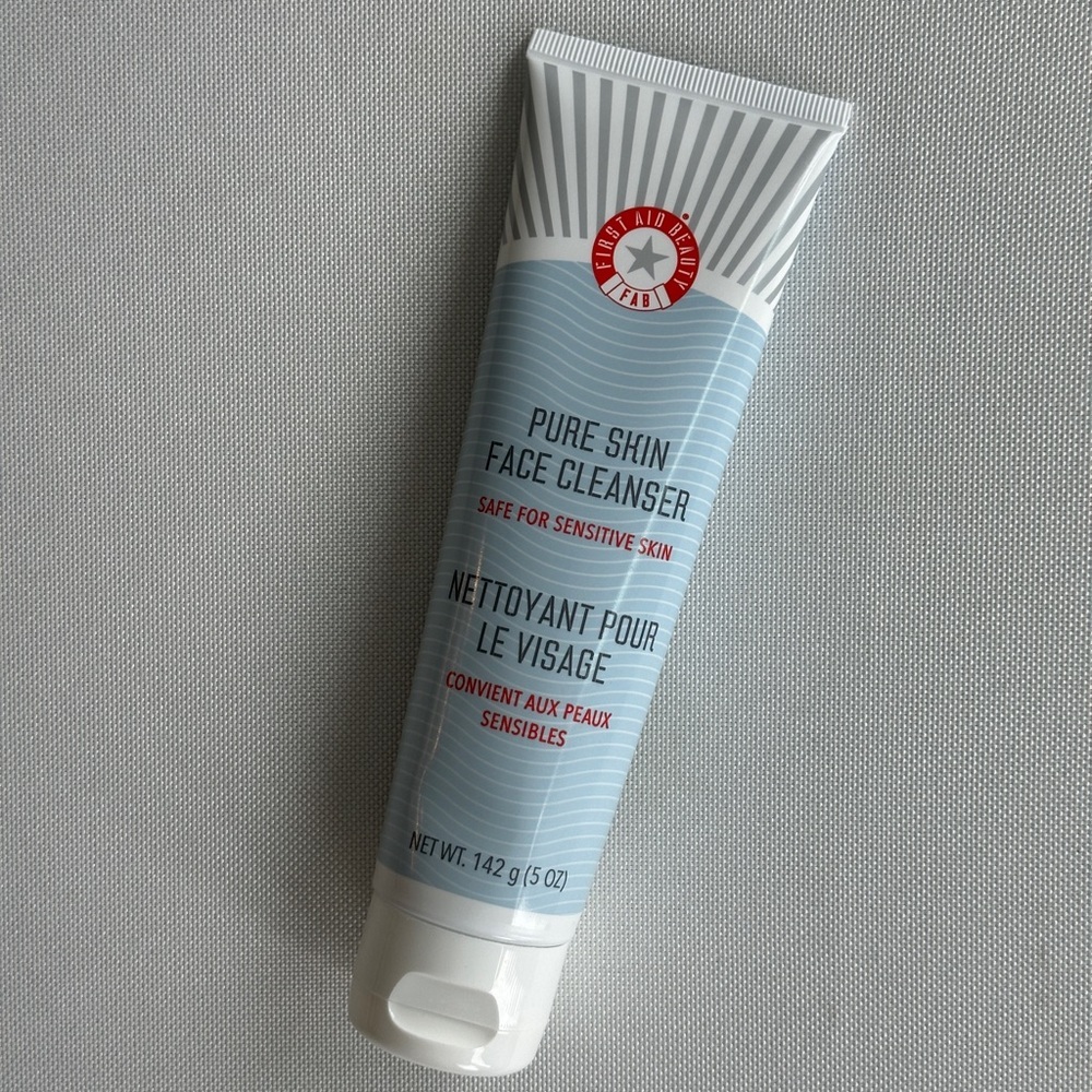NWT First Aid Beauty Pure Skin Face Cleanser - Picture 2 of 3